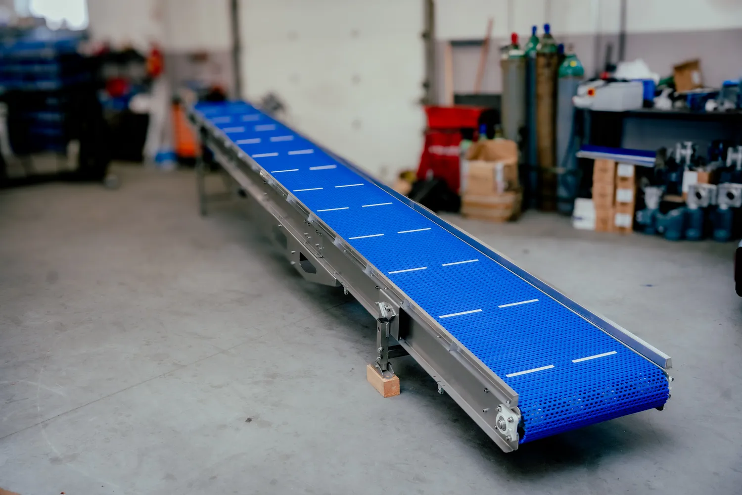 Przenośniki taśmowe z taśmą modularną - realizacja Agro-Weld