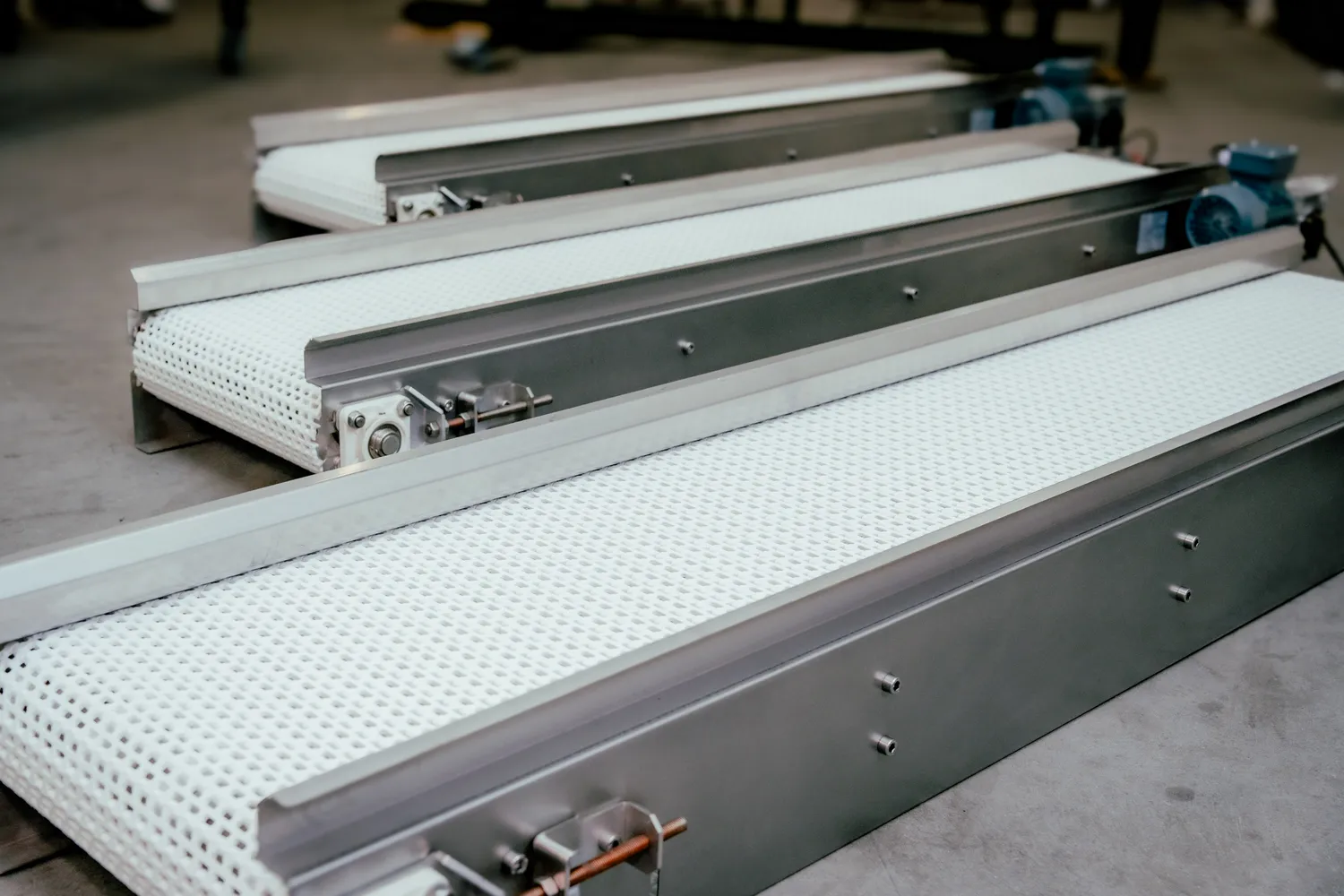 Przenośniki taśmowe z taśmą modularną - realizacja Agro-Weld